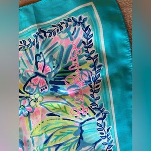 Lilly Pulitzer head and neck silk scarf